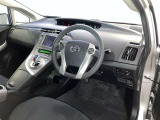 分かりやすく操作しやすい運転席まわりです☆