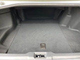 普段のお買い物や通勤、送迎等に十分な荷室スペースを確保しております。