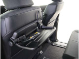 広々とした車内空間に優れた燃費性能。更にデザインも上質で人気のお車です!