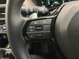 ステアリングにオーディオ操作スイッチが付いています。オーディオ画面に直接タッチしなくても操作が出来ますので、運転に集中できます。