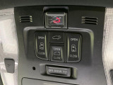 【パワーバックドア】スマートキーや運転席のボタンを押すだけでリアゲートが自動で開閉します!荷物を持っている時や、高い位置にあるバックドアを閉める際に便利な機能です♪