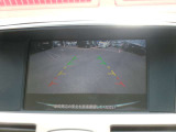 駐車に便利なバックモニター搭載車です。後方の映像が見えるのでバックも安心です。