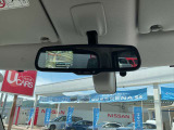 スイッチの切り替えで、ルームミラーにインテリジェントアラウンドビューモニターを映し出す事ができます!