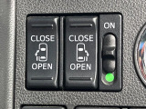 【両側パワースライドドア】スマートキーや運転席のスイッチで後席両側スライドドアの開閉が可能♪電動だから力を入れてドアを開ける必要が無く、小さなお子様でも簡単に開け閉めでき快適です♪