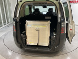 普段はフラットな荷室の床として、引き出せばそのままスロープとして。さまざまなシーンで便利に使える「スーパーフレックススロープ」が、生活に新しい可能性を生み出します。