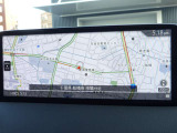 【カーナビゲーション】初めての場所も、すぐにお出掛けいただけます。ナビがあれば知らない道も安心ですね★ ナビは「走行安全性」を優先した、見やすい位置に配置しました。