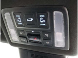 電動スライドドアのスイッチ付です。車内からもスイッチひとつで楽にドアの開閉が可能です。電動なので開閉時に力を使う必要がなく、半ドアになることもありません!