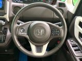 【純正革巻きステアリング】上質な革を使用することで、手にしっかり馴染みとても運転しやすいハンドルです♪