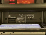 いまや必須装備「ナビゲーション」搭載!知らない場所にスイスイッとドライブ。もう、これなしではハンドルを握れませんね!でも運転中の操作は危険ですのでご注意ですね☆