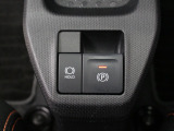 【電子パーキングブレーキ】電子制御のパーキングブレーキと、信号待ちや渋滞に便利なオートブレーキホールドを装備しております。ブレーキペダルから足を離しても自動的に停車状態を保持してくれる便利な機能です