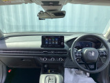 運転席周りです。カップホルダーや小物の収納などは必須ですよね!!使い勝手の良いつくりになっております!!