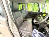 運転席シート廻りは使用感も少なく、良好な状態となっています。丁寧に使われていたことがよくわかりますね。