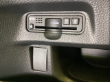 ハンドルの左下にETCがついています。高速道路の料金所の通過も楽々です。 カードの取り出しもしやすい場所についています。