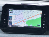 日産純正7インチメモリーナビ(MJ223D-W)装備、純正ドライブレコーダー連動やBluetooth通信など充実したAV機能に対応した高機能ナビ。