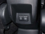 USBソケットが2個口装備しておりますので携帯電話等の充電には困りませんね