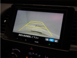 ◆リアワイドカメラシステム◆3種類の表示で後方確認をサポート♪セレクトレバーを「R」の位置に入れるとカメラ画像に切り替え。ノーマルビューでは従来のリアカメラと同様の標準的なビューで表示します!