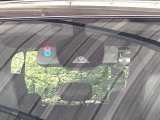 【インテリジェントエマージェンシーブレーキ】フロントカメラで前方の車両や歩行者を検知。衝突しそうな時は衝突被害軽減ブレーキが作動、衝突回避をサポート。より安全にドライブをお楽しみいただけます。
