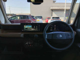 見やすい運転席で快適ドライブ