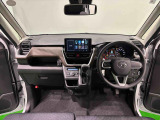 Aピラーの傾斜やヒップポイントの位置を最適化。ひらけた前方視界とノンストレスな運転姿勢で快適なドライブが楽しめます。