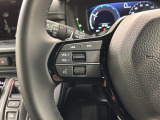 ステアリングにオーディオ操作スイッチが付いています。オーディオ画面に直接タッチしなくても操作が出来ますので、運転に集中できます。