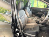 運転席シート廻りは使用感も少なく、良好な状態となっています。前オーナー様が丁寧に使っていたことがよくわかりますね。