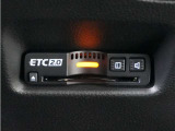 ◆ETC2.0装着◆進化したドライブ体験。料金収受システムだけだったETCが生まれ変わって、高速道路を賢く使うETC2.0に進化しました。多彩な情報サービスが便利で快適なドライブ体験を提供します。