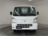 【展示車の状態】展示車は全て、マツダ車のエキスパートが、基本性能に関わる箇所を徹底的に点検。外装や室内に関しても、細部にいたるまで、しっかり清掃・洗浄を実施しています。