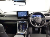 オシャレなインテリアで運転する気分も盛り上がりますよね^^