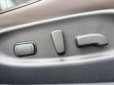 パワーシートも装備されており、お好みのシートポジションへ楽々動かすことができます!