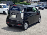 リアはプライバシーガラス付です。見た目もかっこいいですよね。また、太陽光を防ぐので冷房の効きを良くする効果もあるんです。エアコンを控えめにすれば燃費向上も見込めますよ。