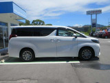 トヨタの中古車には全国5,000ヶ所のネットワークで修理保証が受けられる手厚い保証が1年間ついてくるため、安心で快適なカーライフをお約束します。メーカー・年式は問いません!一部対象外車両もあります
