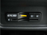 ◆ETC2.0◆進化したドライブ体験。料金収受システムだけだったETCが生まれ変わって、高速道路を賢く使うETC2.0に進化しました。多彩な情報サービスが便利で快適なドライブ体験を提供します。