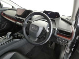 【運転席】運転席周りの画像です。プロの手で隅々までクリーニングしています。ご来店いただき実際に見てみてくださいね☆
