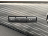 【メモリー機能付きパワーシート】ドライバーごとに設定したシート位置を記憶して、ボタン一つで切り替えできる便利な機能!運転する方が複数名いらっしゃるご家庭におすすめです♪