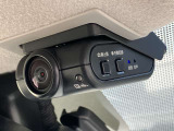 車内と後方のドライブレコーダーでございます!万が一に映像もドライブの思い出も記録できますよ♪
