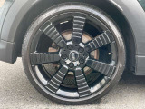 地域最大級の展示台数!お気に入りのお車があれば、ぜひステアリングを手にしてください。稀少モデルも鋭意取り揃え、幅広いニーズにお応え致します。スタッフ一同皆様のご来店を、心よりお待ち申し上げます。
