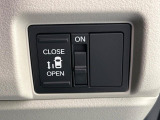 【パワースライドドア】スマートキーや運転席のスイッチでスライドドアの開閉が可能♪電動だから力を入れてドアを開ける必要が無く、小さいお子様でも、重い荷物を持っている時もラクに開け閉めできます♪