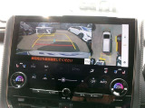 バックガイドモニターで、後方を確認しながら安心して駐車することができます。運転初心者も熟練者も必須の機能ですよ!