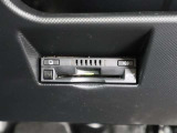 【ETC装備車】高速道路の料金所で慌てて小銭を探すことも無くなります。料金所もスイスイと通過!☆ETCカードの作成も当社におまかせくださいね☆