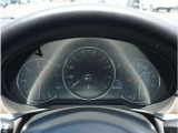 【明るく見やすいメーター】視認性が良く明るく見やすいメーター。運転者にとって見やすいメーターは運転していても疲れないですよね。