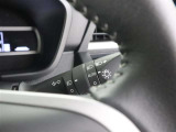 prevnext<AUTOライト>周囲の明るさをセンサーでキャッチして、ヘッドライトを自動的に点けてくれる賢い機能です!