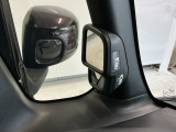 停車時や発進時、対向車とのすれ違いや路肩に寄せる時など、車両左側前方を確認するときに役立ちます♪