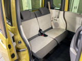 後席をはね上げれば、「もうひとつの荷室」が生まれます。