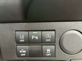 運転席右下のあたりにセーフティーサポートの切替スイッチがございます。