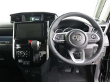 足元広々な運転席