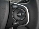 ◆アダプティブクルーズコントロール◆予め設定した車速内でクルマが自動的に加減速。前走車との適切な車間距離を維持しながら追従走行します。【LKAS】車線維持支援システムでステアリング操作を支援。