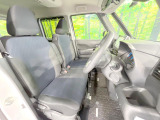運転席シート廻りは使用感も少なく、良好な状態となっています。丁寧に使われていたことがよくわかりますね。
