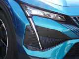 先進性の象徴であるLEDランニングライトは、昼間の車輌の存在感を際立たせ、安全性にも配慮しています。