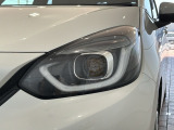LEDヘッドライトは、点灯の瞬間から最大光量を発揮し、突然暗くなるトンネルなどでの安定感を高めます。