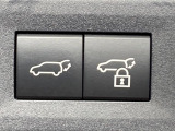 【パワーバックドア】スマートキーや運転席のボタンを押すだけでリアゲートが自動で開閉します!荷物を持っている時や、高い位置にあるバックドアを閉める際に便利な機能です♪